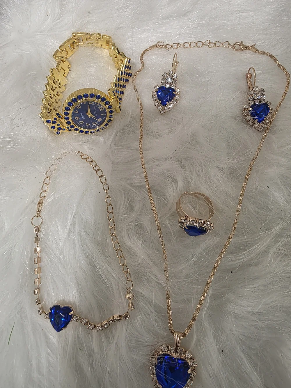 Elegant Blue Heart Jewelry Set with Gold-Tone Accents